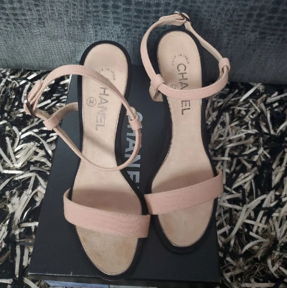 Chanel Camellia Slingback Sandals - Picture 5 of 12